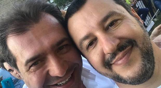 Lega, in cinquanta a Pontida: selfie con Salvini per i neofiti