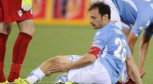 Lazio, Radu quasi out per il derby, elongazione del gemello laterale