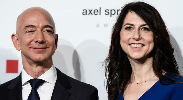 Amazon, Mackenzie Scott spiazza tutti: ecco come l'ex moglie di Jeff Bezos spende la sua fortuna