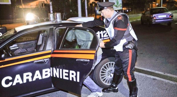 Maxi-rapina in gioielleria vicino Roma, bottino da 150mila euro: due arresti