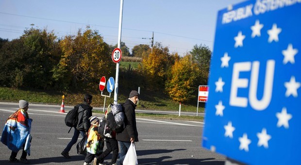 Schengen: Pe approva limiti a controlli temporanei Stati