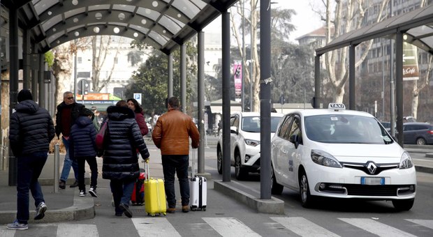 Milano, taxi ancora in sciopero nella Settimana della Moda: "Evitiamo danni d'immagine"
