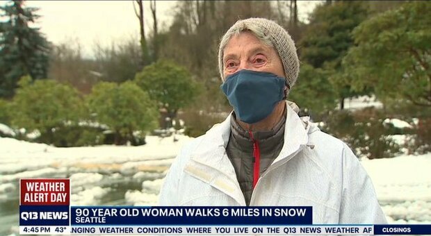 Fa 10 km a piedi (nella neve) per fare il vaccino anti Covid: l'incredibile storia di una 90enne