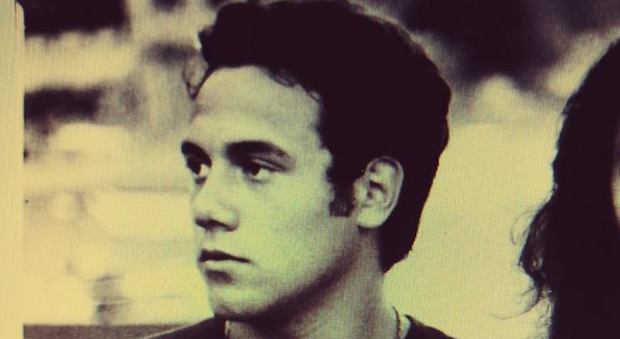 Carlo Verdone amarcord: «Avevo i capelli, mi innamoravo e mi sentivo felice», la foto del 1968