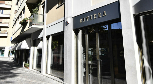 Addio alla storica profumeria Riviera, al suo posto apre un ristorante sushi