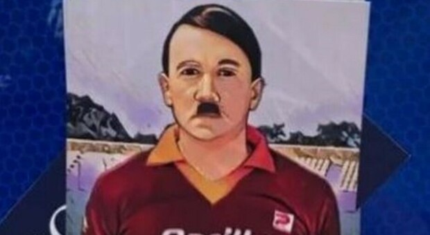 Hitler con la maglia della Roma, gli adesivi choc nella Capitale. Gualtieri: « Uno sfregio inaccettabile»