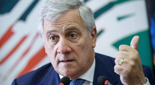 Forza Italia, prove tecniche di tregua. Tajani: «Non siamo una caserma, ma linea è unitaria»