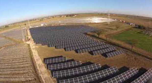 Nuovo raid nei campi fotovoltaici: rubati di notte 150 pannelli solari