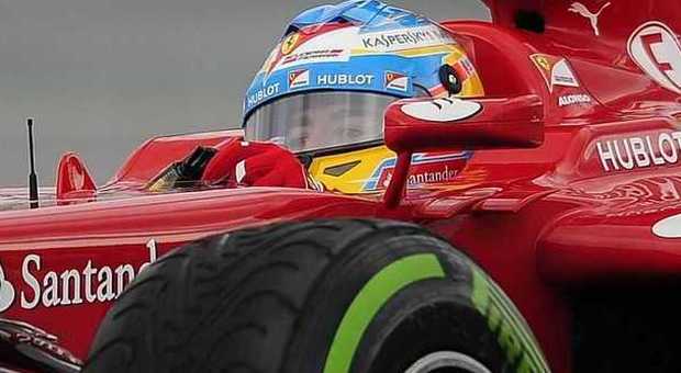 Fernando Alonso al volante della sua Ferrari
