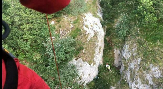 Medico vaga per 5 giorni nel Parco d'Abruzzo: salvato con l'elicottero