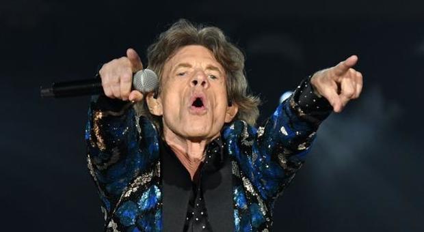 Mick Jagger operato al cuore, il leader dei Rolling Stones si sta riprendendo