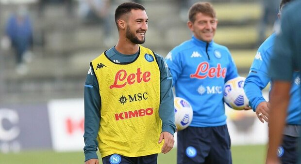Napoli, Politano promuove Osimhen: «Juve? Pensiamo prima al Parma»
