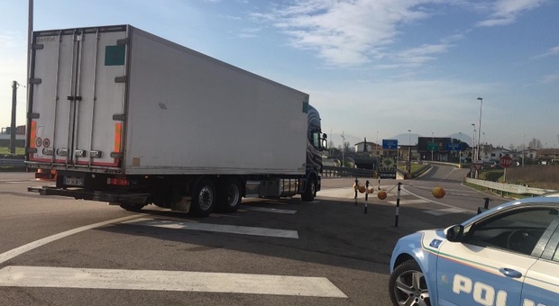 Vicenza, camionista sbronzo al volante in A4 alle otto e mezza di mattina