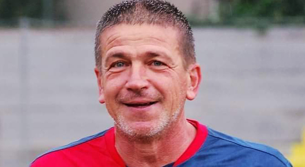 Roma, ex stella del Fiumicino Calcio muore in monopattino a 56 anni: fatale un caduta