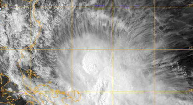 Un'immagine del tifone ripresa dalla Nasa