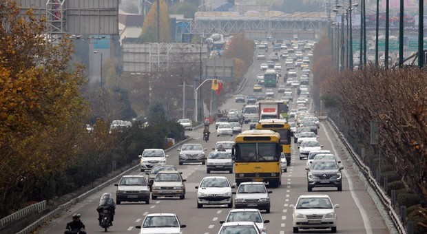 Trasporti: da Ue ok a taglio Co2 auto 37,5% al 2030