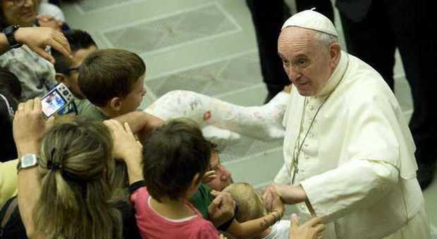 Papa Francesco, monito ai banchieri: «La corruzione dilaga»