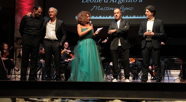 Cristiana Pegoraro con massimo Giletti e Massimo Lopez