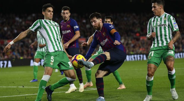 Liga, il Barcellona ritrova Messi ma cade in casa con il Betis