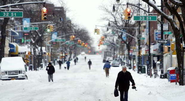 New York, niente tempesta di neve la bufera “storica” è un falso allarme