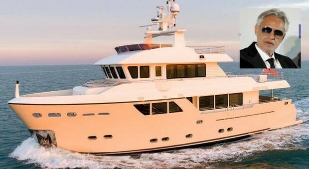 A Palinuro approda Stella del Nord, lo yacht di Andrea Bocelli