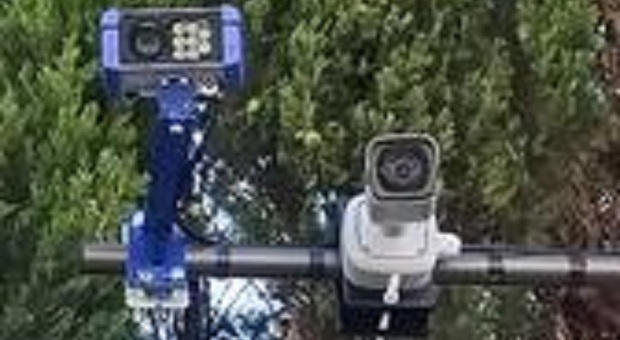 Sicurezza, in città si accendono 25 telecamere intelligenti: riconosceranno uomini e donne, abiti e targhe dell'auto