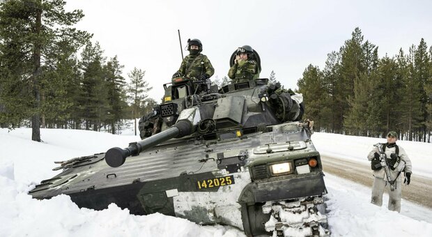 Nato, truppe mimetizzate nel ghiaccio in Norvegia per la più grande esercitazione dopo la guerra fredda