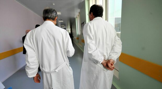 Sanità malata, è emorragia di camici: mancano 30mila medici e 250mila infermieri