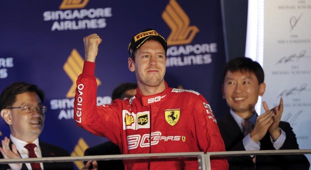 Gp Singapore, la dedica di Vettel: «I tifosi della Ferrari sempre vicini»