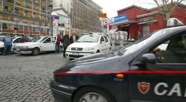 Ruba lo stereo dall’auto in sosta, 50enne arrestato nel cuore di Napoli