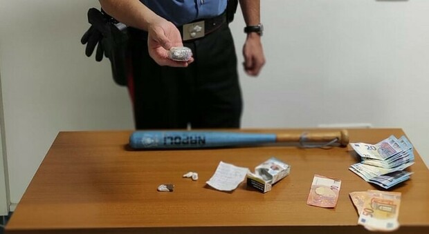 Spaccio di cocaina e hashish, i carabinieri arrestano insospettabile