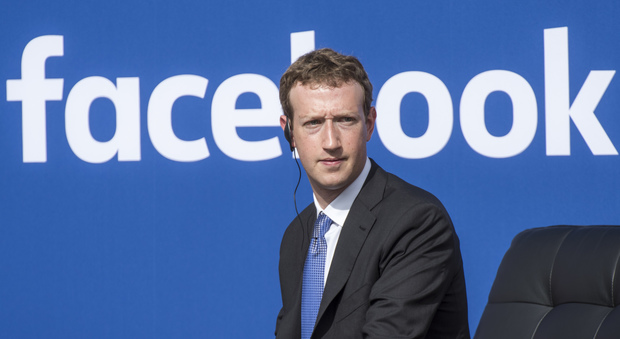 Il cofondatore di Whatsapp: "È ora di cancellarsi da Facebook". Zuckerberg sempre più solo