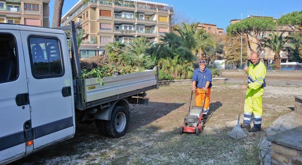 Roma, ennesimo furto al Servizio Giardini: danneggiato un trattore e rubate le chiavi dei mezzi