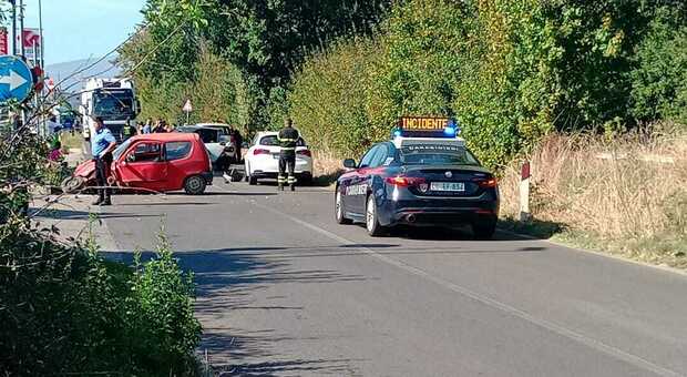 Incidente a fabrica di Roma: cinque macchine coinvolte e due feriti, uno è un carabiniere
