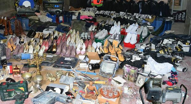 Il sequestro di prodotti contraffatti nelle Marche