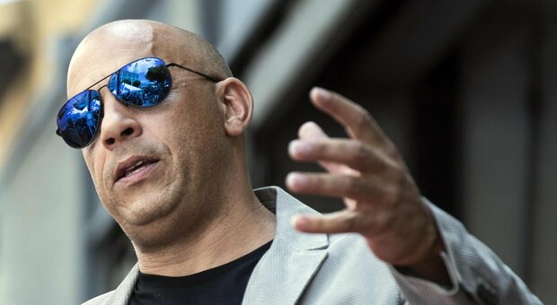Vin Diesel accusato di aggressione sessuale dall'ex assistente, la denuncia: «L'ha presa e sbattuta contro il muro»