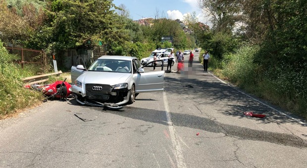 Audi contro una moto, lo schianto choc: morto un uomo vicino Roma Foto