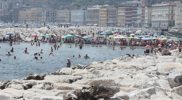 Covid in Campania, oggi 496 positivi e due morti: l'indice di contagio sale al 6,31%, 16 nuovi ricoveri