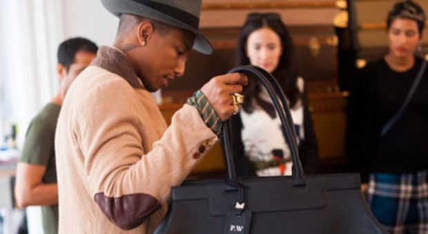 Pharrell Williams con Moynat firma le borse ispirate ai trenini