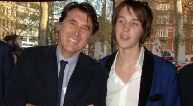 Dramma per Bryan Ferry: il figlio Merlin in gravi condizioni dopo un incidente d'auto