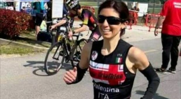 Ciclista travolta e uccisa da un camion nel Milanese: Valentina Caso aveva 32 anni