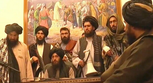 Afghanistan, dalle origini al nuovo Emirato islamico: chi sono i protagonisti dell'ascesa dei talebani