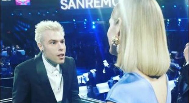 Chiara Ferragni, cena con gli amici (senza Fedez): sono ai ferri corti? Un testimone: «Hanno discusso, lui faceva tenerezza»