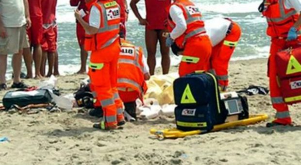 Campania choc, bagnante muore in mare a Battipaglia