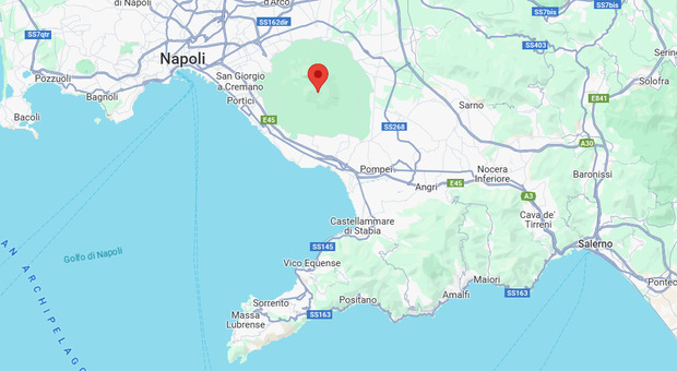 https://statics.cedscdn.it/photos/MED/05/83/8500583_25184424_terremoto_vesuvio_oggi.jpg