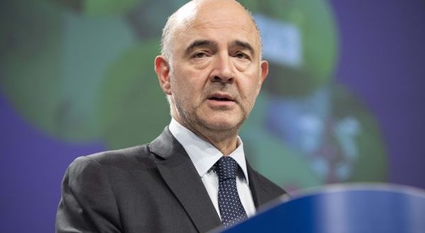 Manovra, Moscovici: "Dialogo in corso, atteggiamento più costruttivo"