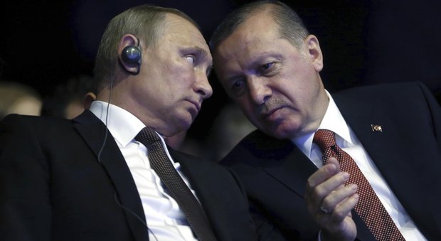 Ambasciatore russo ucciso ad Ankara, Erdogan chiama Putin. Il Cremlino: «Atto terroristico»