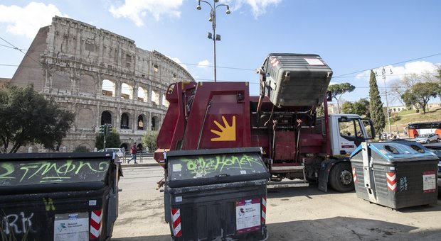 Roma, raccolta rifiuti flop e rischio dissesto: maxi-inchiesta su Ama