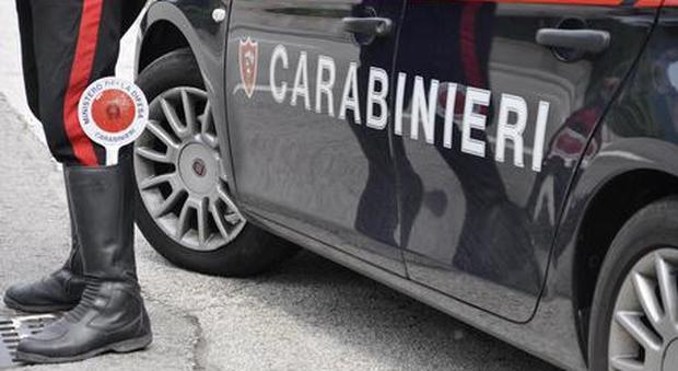 Viareggio, auto travolge carabinieri e vigili: quattro feriti gravi