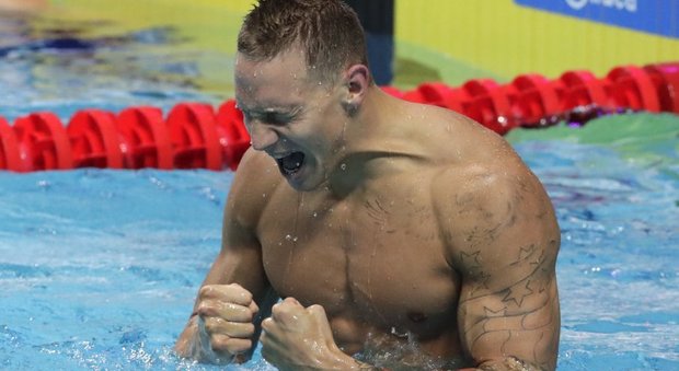 Nuoto, tre ori in 98 minuti: Dressel domina i mondiali nel segno di Phelps